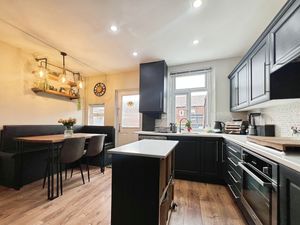Kitchen- click for photo gallery